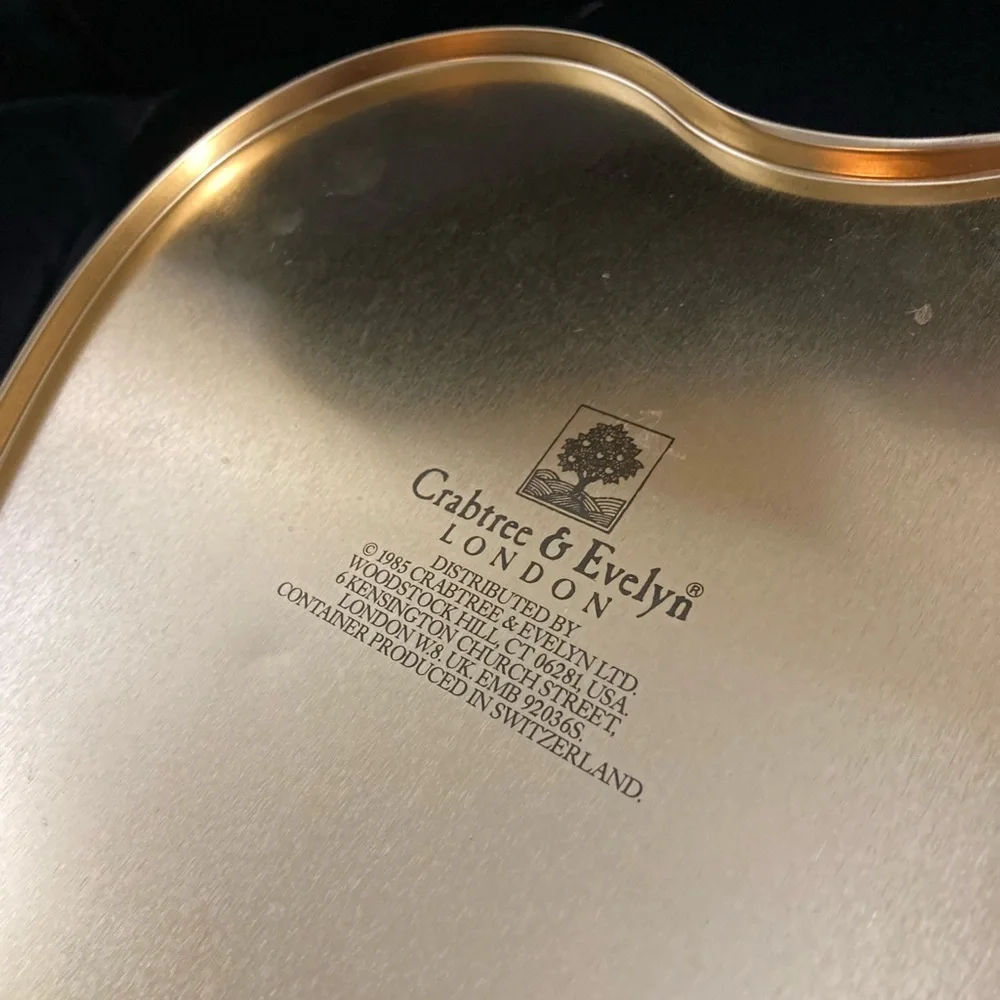 1985 Crabtree & Evelyn, Ltd. Heart Shaped Florals Tin